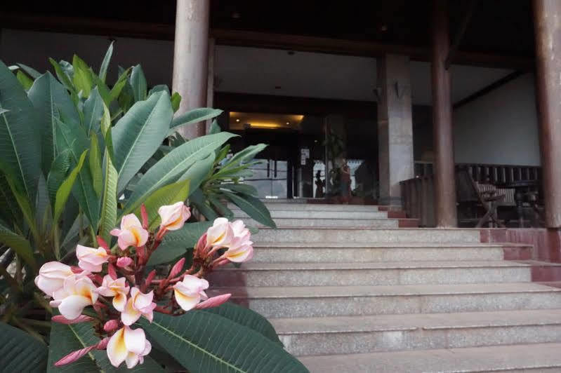 Sengtawan Riverside Hotel Wientian Zewnętrze zdjęcie